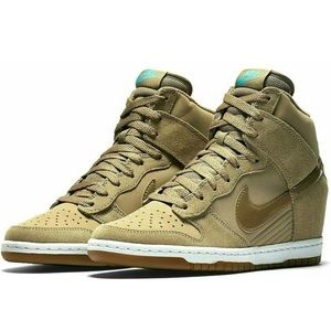 Women’s Nike Dunk Ski Hi Wedge Heel Sneakers